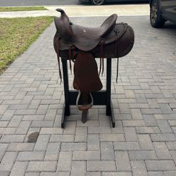 Saddle
