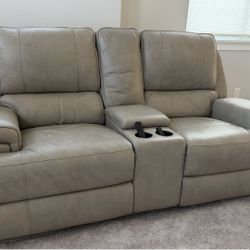 Power Reclining Loveseat 
