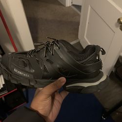 Balenciga Track Runners Led Come Wit Box Lightly Worn 