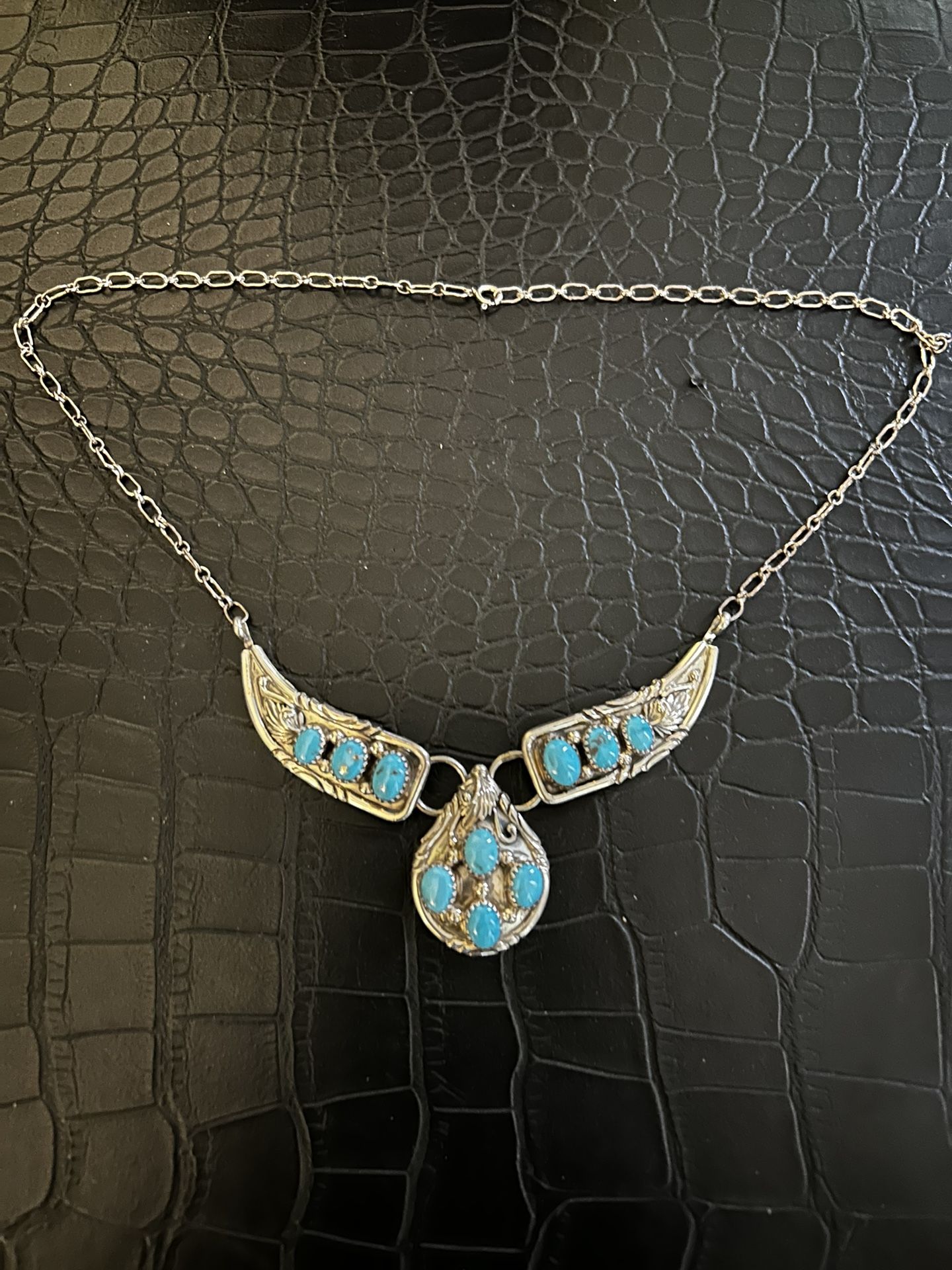 Beautiful Vintage Navaho Silver And Turquoise Necklace