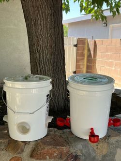 Automatic Chicken & Duck Feeder – No Waste – united solutions $30 each