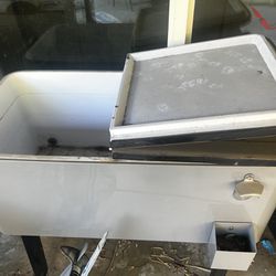 Rolling Ice Chest 