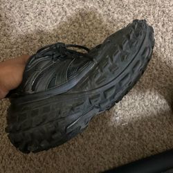 black balenciaga defenders