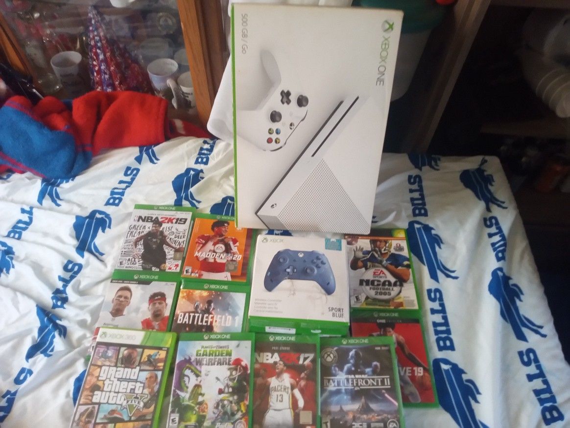 XBOX 500GB/GO LIGHTLY Used