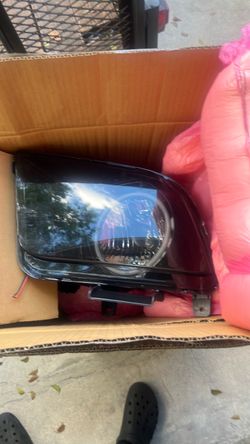 05-09 Mustang Headlights
