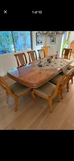 Dining table / dining room - Stunning Bernhardt Burl Wood Dining Table with Two Leaves, 10 Chairs