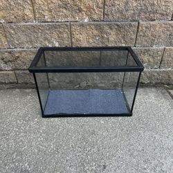 10 Gallon Tank With Lid