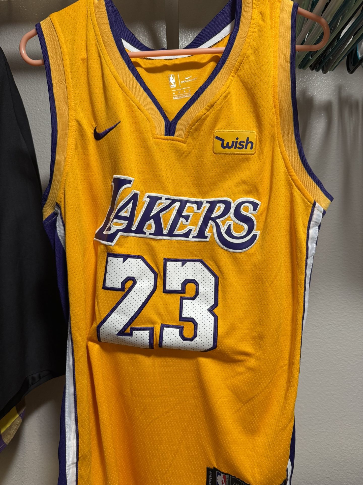Lakers LeBron Jersey Size med