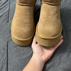 uggs ultra mini platforms boots size 7