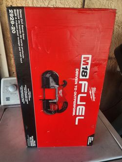Milwaukee
M18 FUEL 18V Lithium-Ion Brushless Cordless Deep Cut Band Saw (Tool-Only)