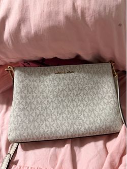 Micheal Kors Cross body bag