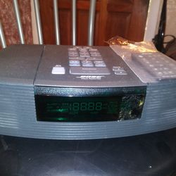 BOSE WAVE RADIO AND CD PLAYER