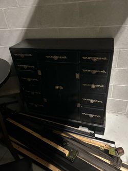 Dresser
