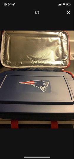 New England Patriots Insulated carrier , glass baking dish and cover