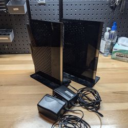 2 Netgear Wifi Extenders