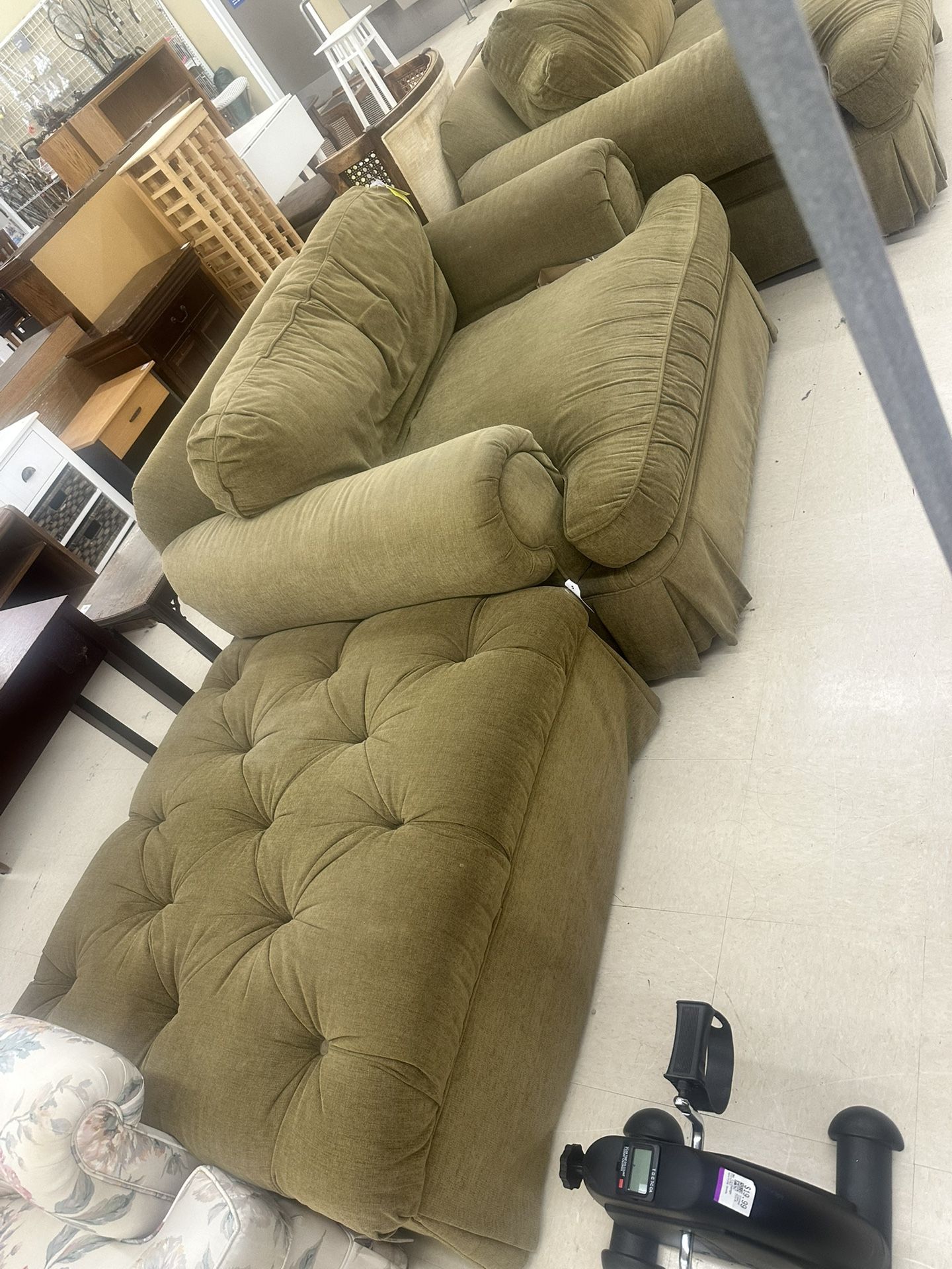 Bassett Vintage Sofa With Ottoman