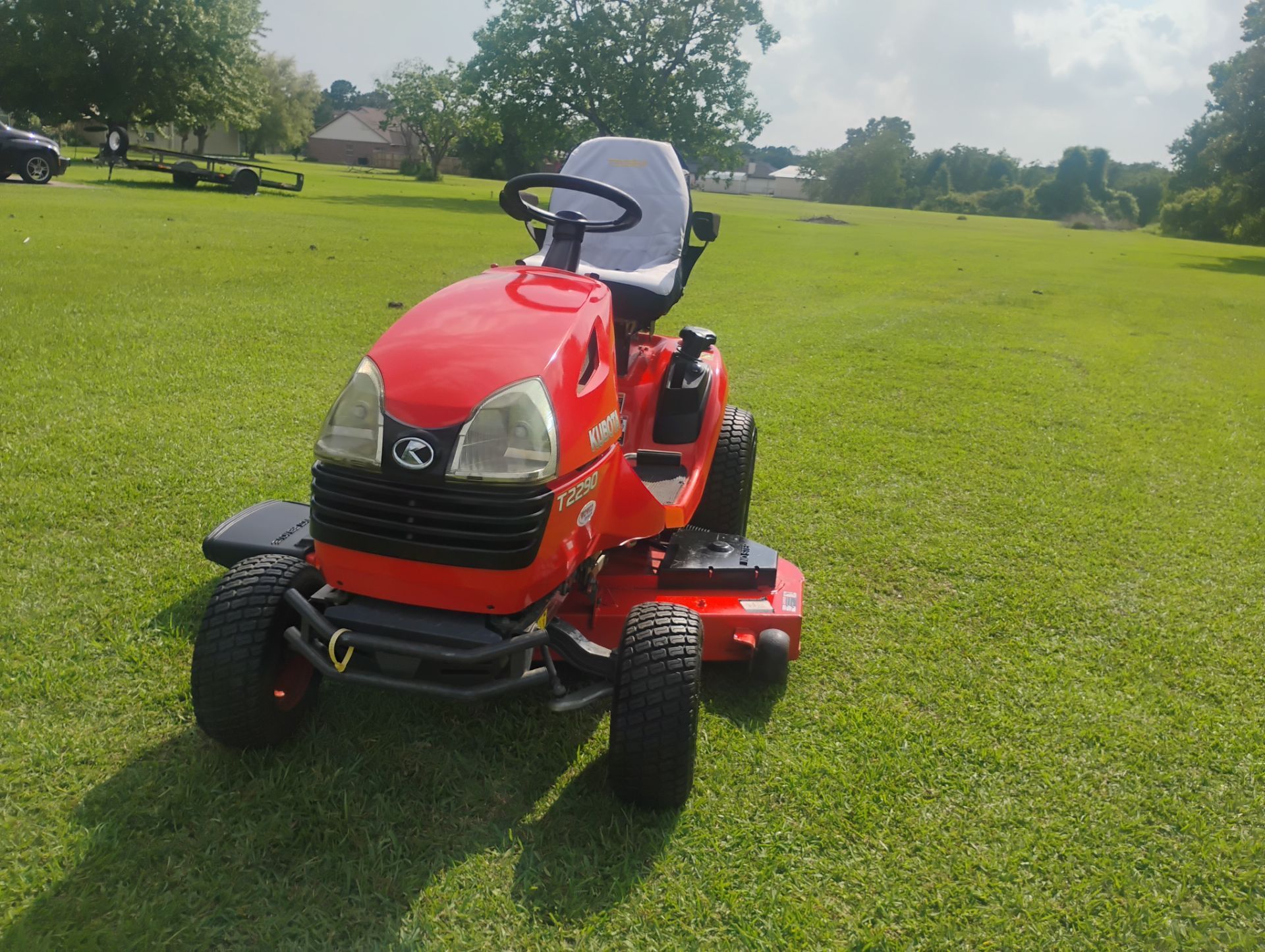 48"Cut Kubota T2290 riding lawnmower with commercial deck Kawasaki motor 1900 cash firm