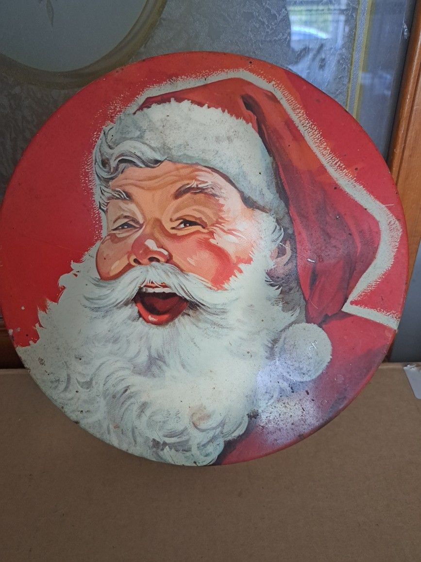 Vintage 1950's Mrs. Steven's Chicago Santa Christmas cookie tin 8.5"