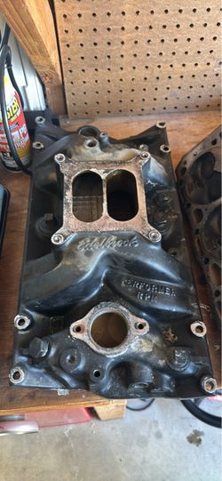 Sbc Edelbrock vortec intake