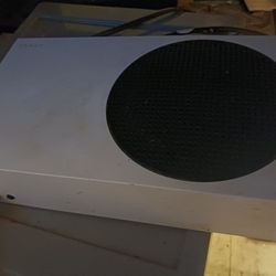 Xbox Series S - With All Cables And 2 Controllers 