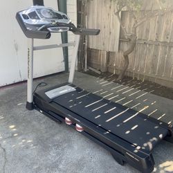 Pro form Power 995i Treadmill 