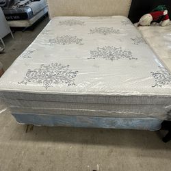 Queen Size Mattress With Box Springs 🚚we can deliver🚚