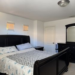 Cal king Bed Set - Night Stands, Dresser ( Used ) 