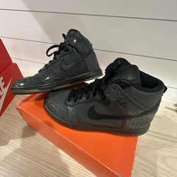 Nike Dunks 8.5 Mens $50 Bucks 