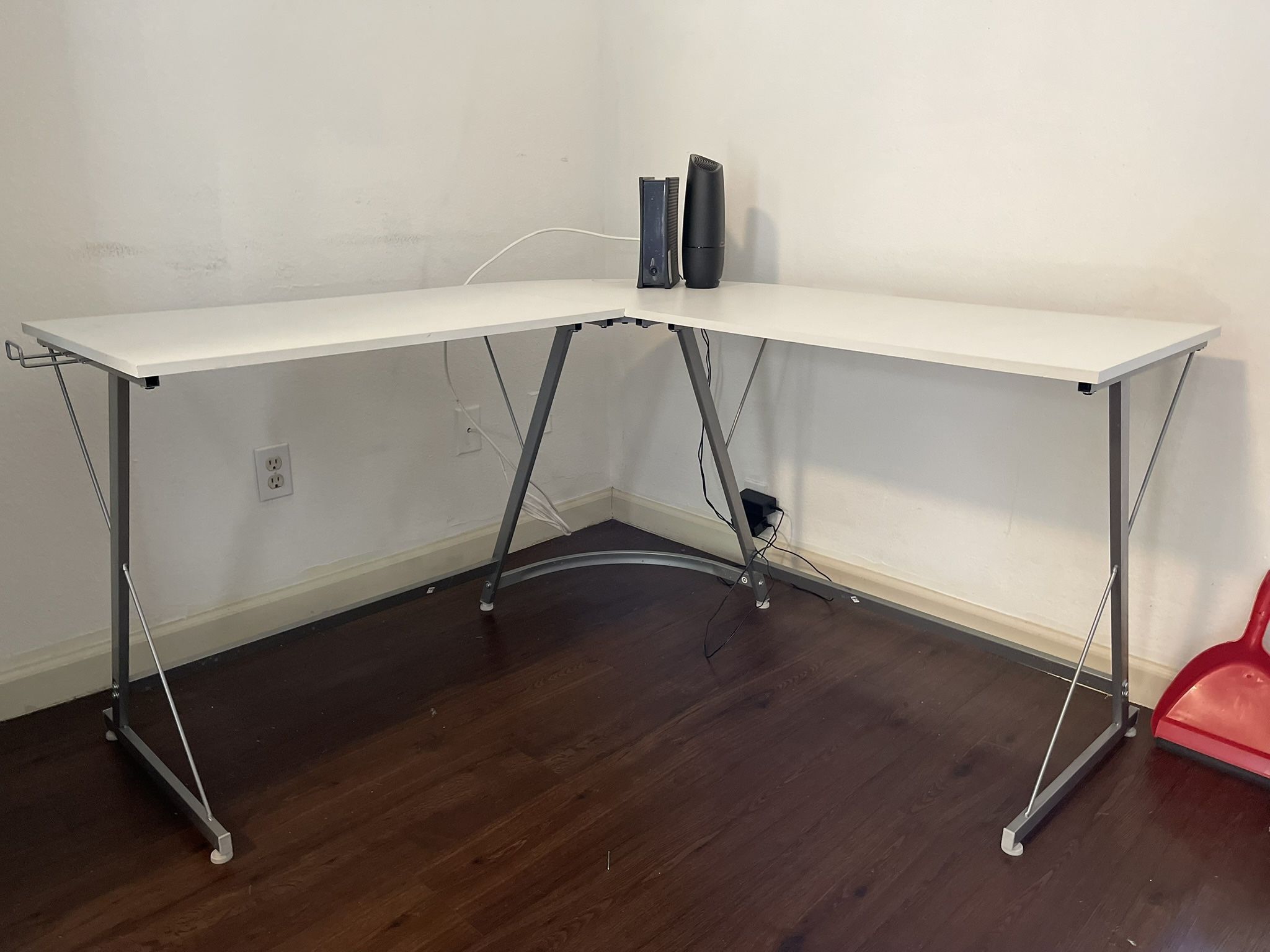 L-Shaped Corner Desk
