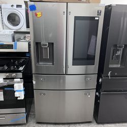 NEW SAMSUNG COUNTERDEPTH FAMILY HUB REFRIGERATOR