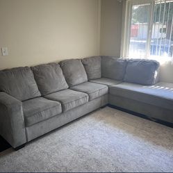 *Free Delivery* Gray Ashley Sectional Couch Sofa 