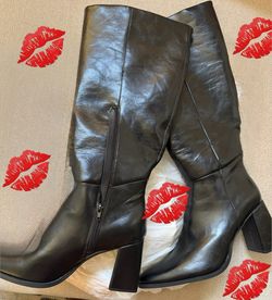 Black boots like new