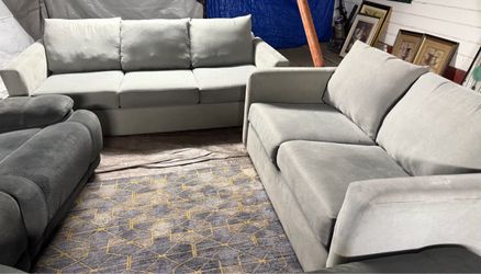 Grey couch and loveseat condition clean we sell all the time delivery $40 local