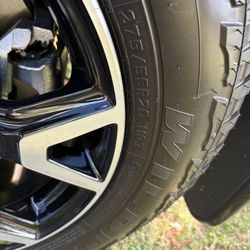 4 Falken At3 With Wheels 275/55/20