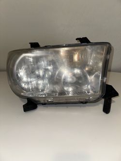 2007-2013 TOYOTA TUNDRA/SEQUOIA (R) PASSENGER SIDE HALOGEN HEADLIGHT OEM