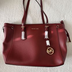 Michael Kors Voyager Leather Tote Bag 