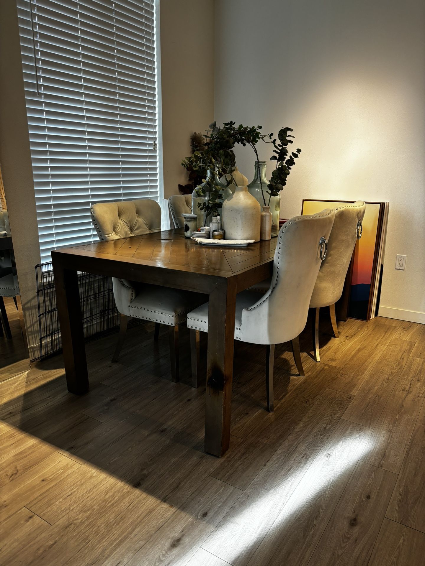 Dining Table & Chairs