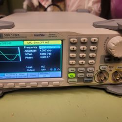 Commercial Equipment Osciloscppe