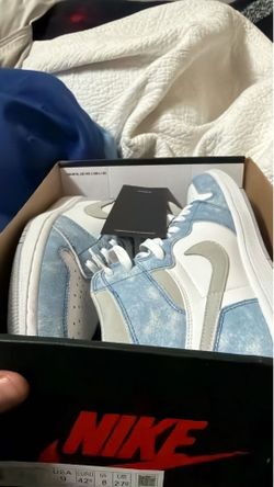 Jordan 1 Hyper Royal