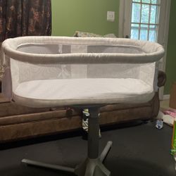 Hall Bassinet