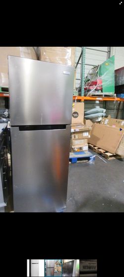 Vissani 7.2 cu. ft. Top Freezer Refrigerator in Fingerprint Resistant Stainless Steel Look