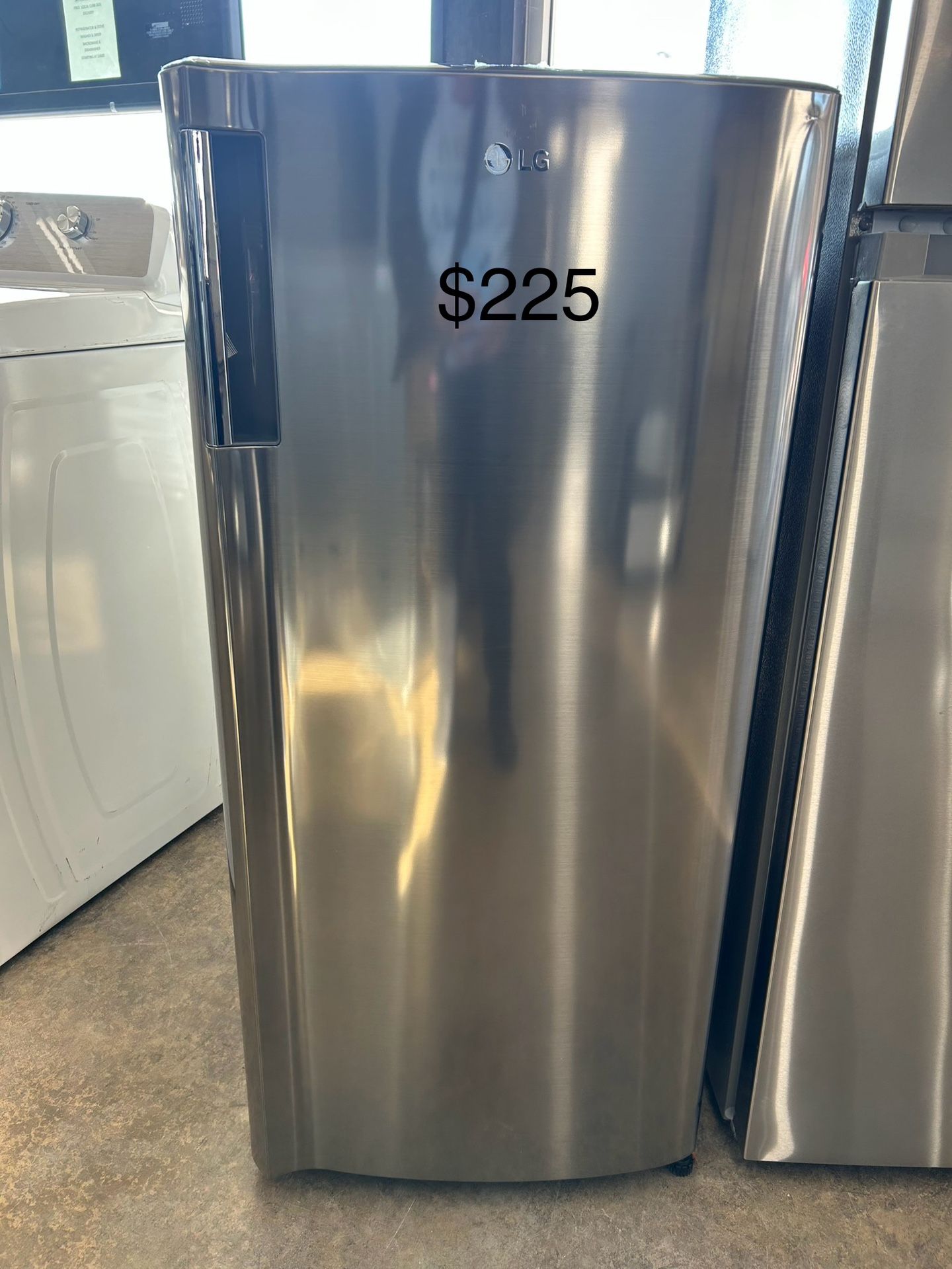 Stainless steel top freezer refrigerators from $225-$525 with warranty