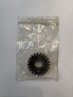Honda CR250R OEM Primary Drive Gear 21T Part 13615-KS7-000