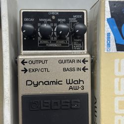BOSS Guitar and bass pedal  preamplificador 