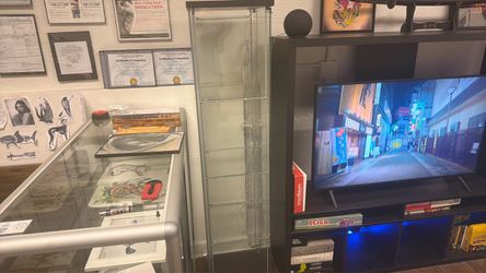 IKEA Glass Display Cabinet / Curio Cabinet – Glass Shelves