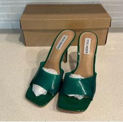 Steve Madden Signal Green Heels – Size 8.5 – New in Box
