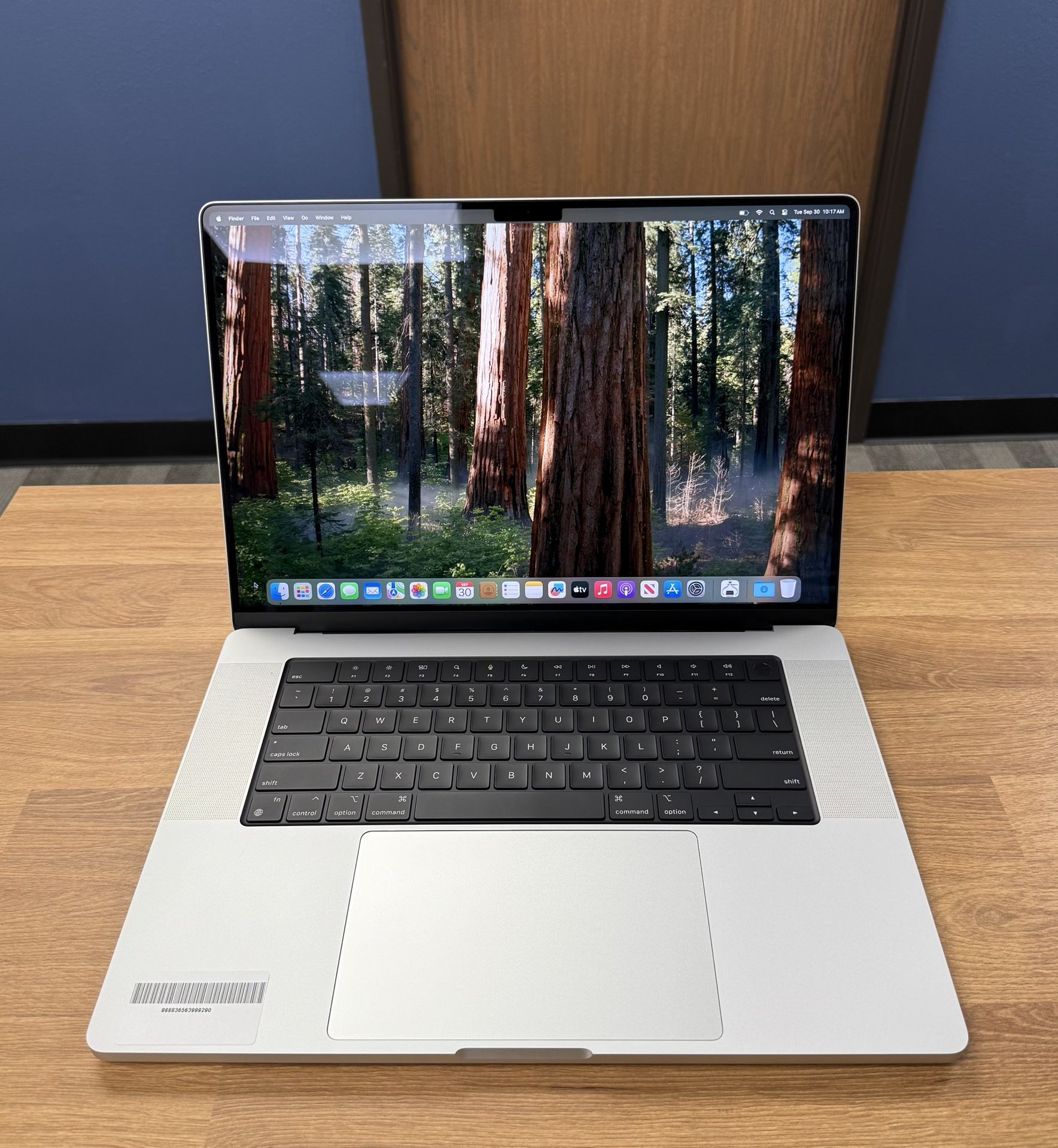 16" MacBook Pro M1 Pro 10 Core*32GB RAM*1TB SSD