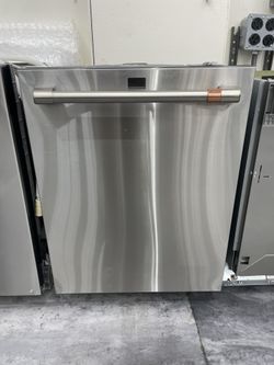 *Open Box* Cafe 24” Stainless Steel Built-in Dishwasher - 39 dBA