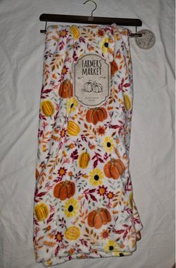 Farmers Market Plush Throw Blanket - Pumpkin Floral Print