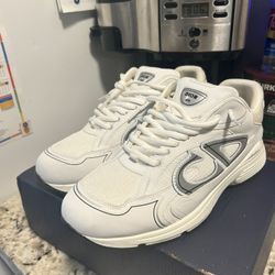 Dior B30’s